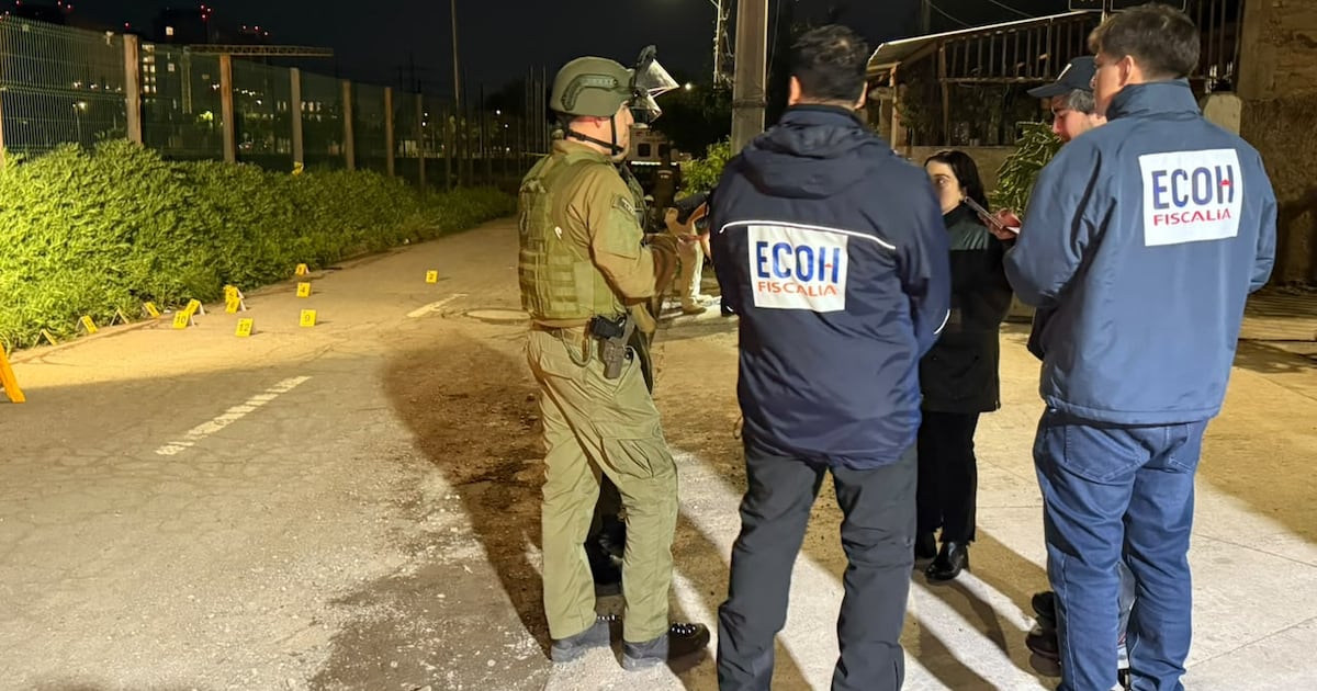 Dos personas mueren acribilladas y una tercera resulta herida tras balacera en la vía pública de Cerro Navia